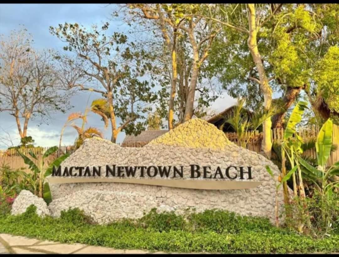 Mactan Newtown Beach Condo Мактан Экстерьер фото